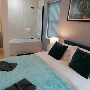 Hotel apartamentowy Blok 3 -jacuzzi Suites, & Ensuite, Blackpool